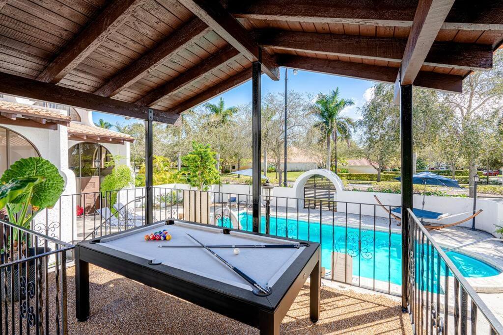 At St Unit A Luxury Pool Villa, Pet Friendly Pousada *